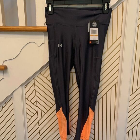 Under Armor Cropped Leggings NWT - Picture 1 of 4